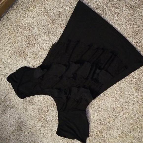 Black Ruffled Top - Picture 3 of 9